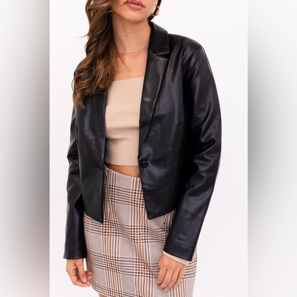 NEW LE LIS VEGAN BLACK LEATHER CROPPED BLAZER SIZE S - Picture 1 of 9